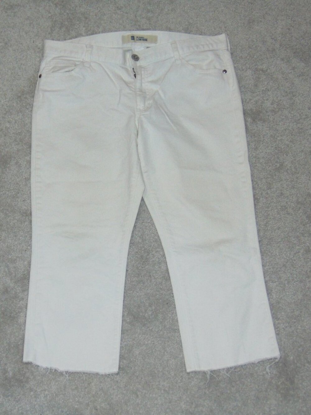 GAP Original Women`s Low Rise 12A White Stretch Denim Capri Jeans Pants
